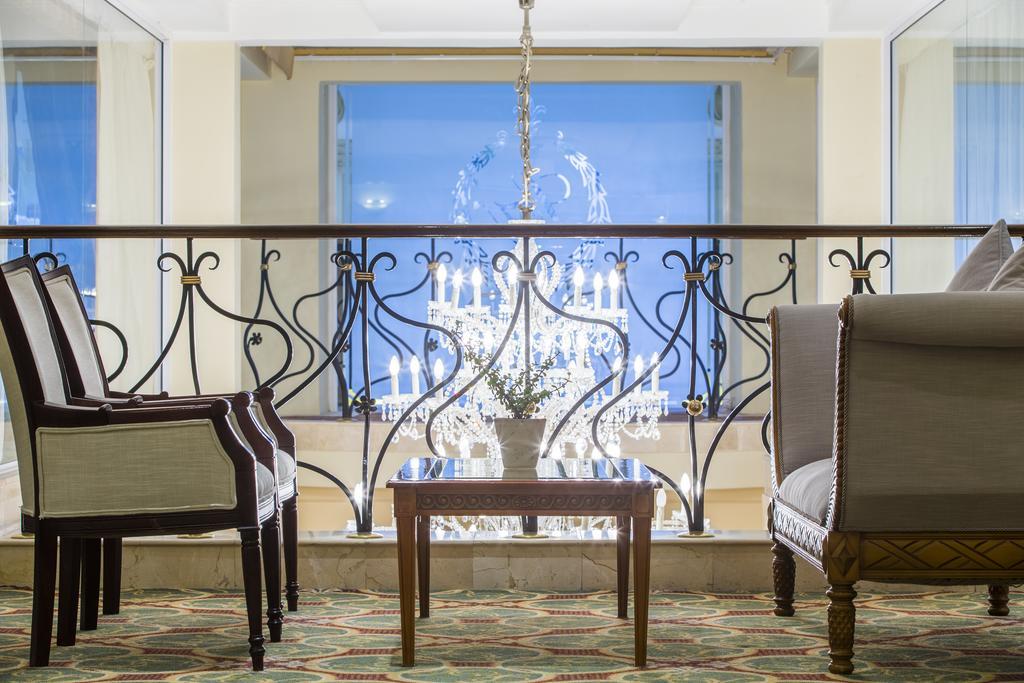 Hotel Le Vendome Cape Town Luaran gambar The lobby of the hotel