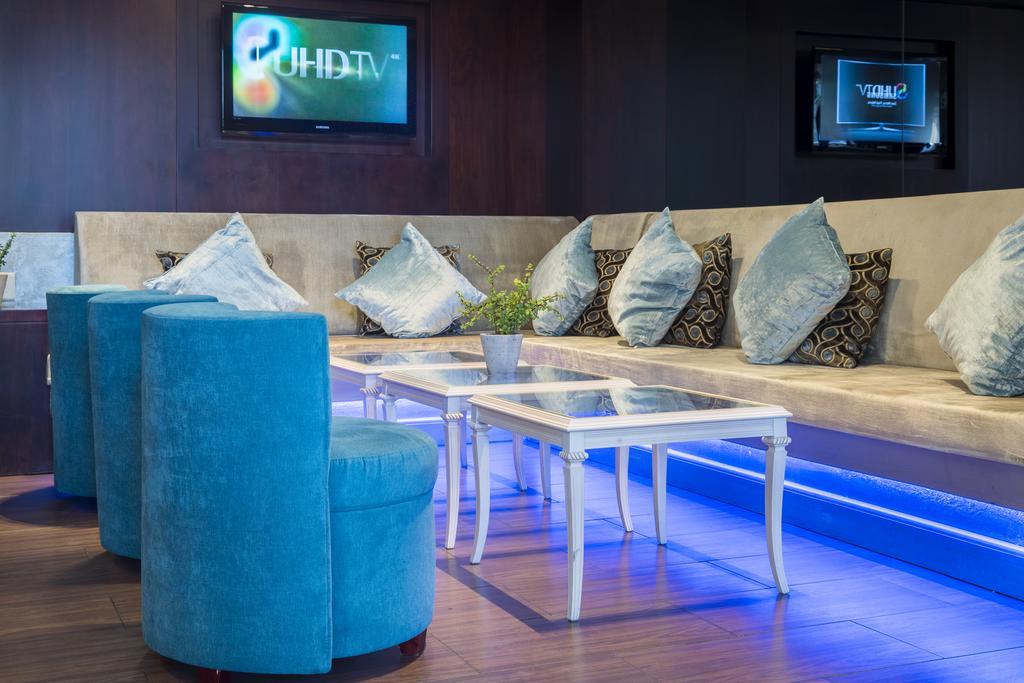 Hotel Le Vendome Cape Town Luaran gambar The lounge at the airport