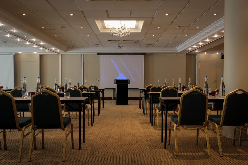 Hotel Le Vendome Cape Town Luaran gambar A meeting room at the hotel