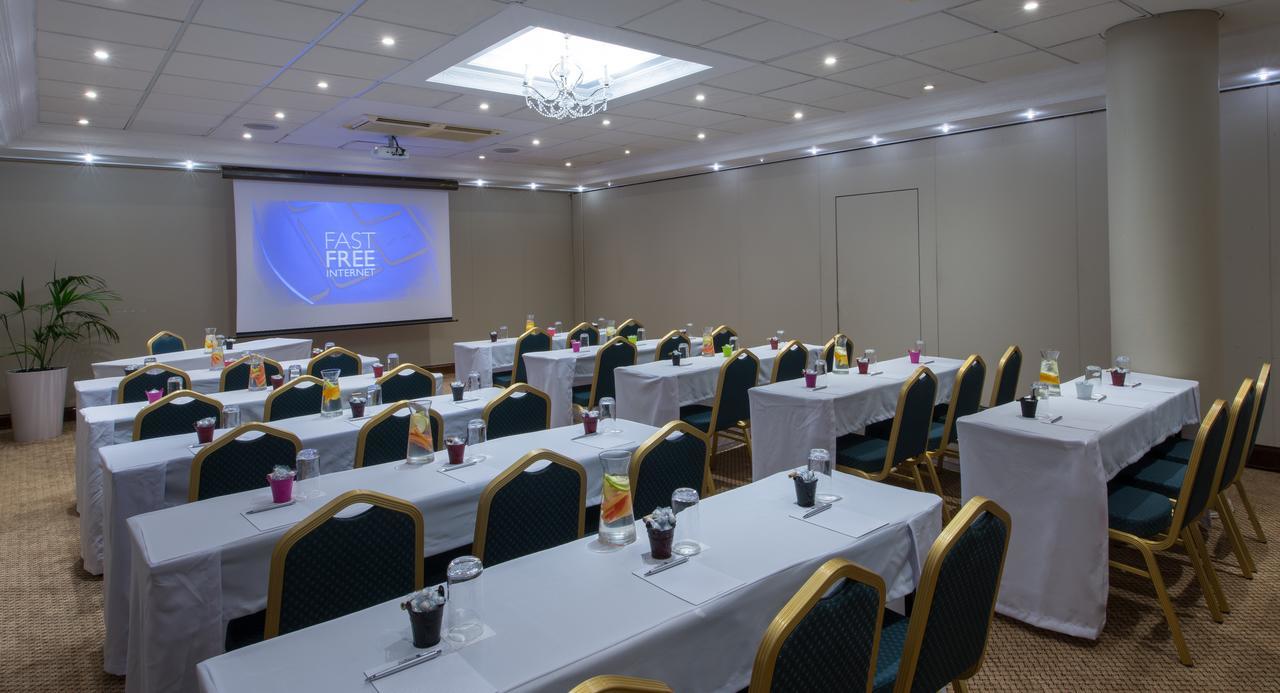 Hotel Le Vendome Cape Town Luaran gambar The conference room at the hotel
