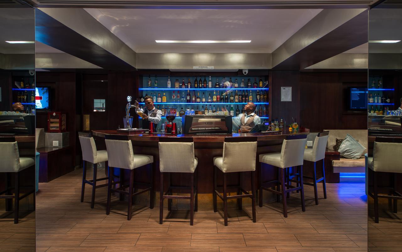 Hotel Le Vendome Cape Town Luaran gambar The bar at the lounge